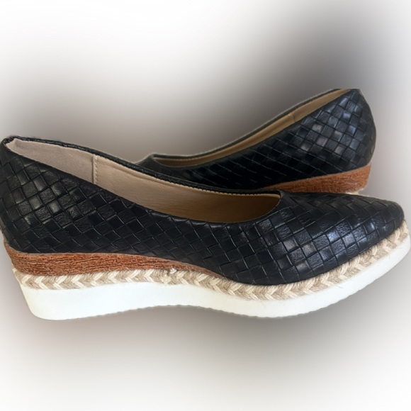 SOLD - Women’s Black Woven Platform Espadrille Flats - Size 8.5 - Picture 5 of 10